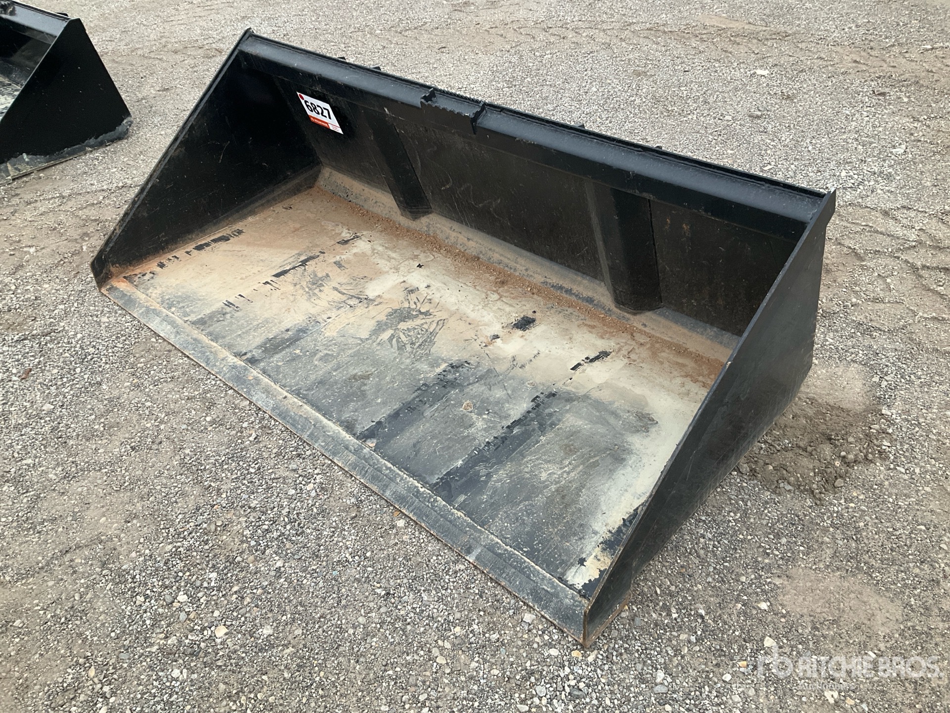 General Appearance with Foto, angolo anteriore sinistro