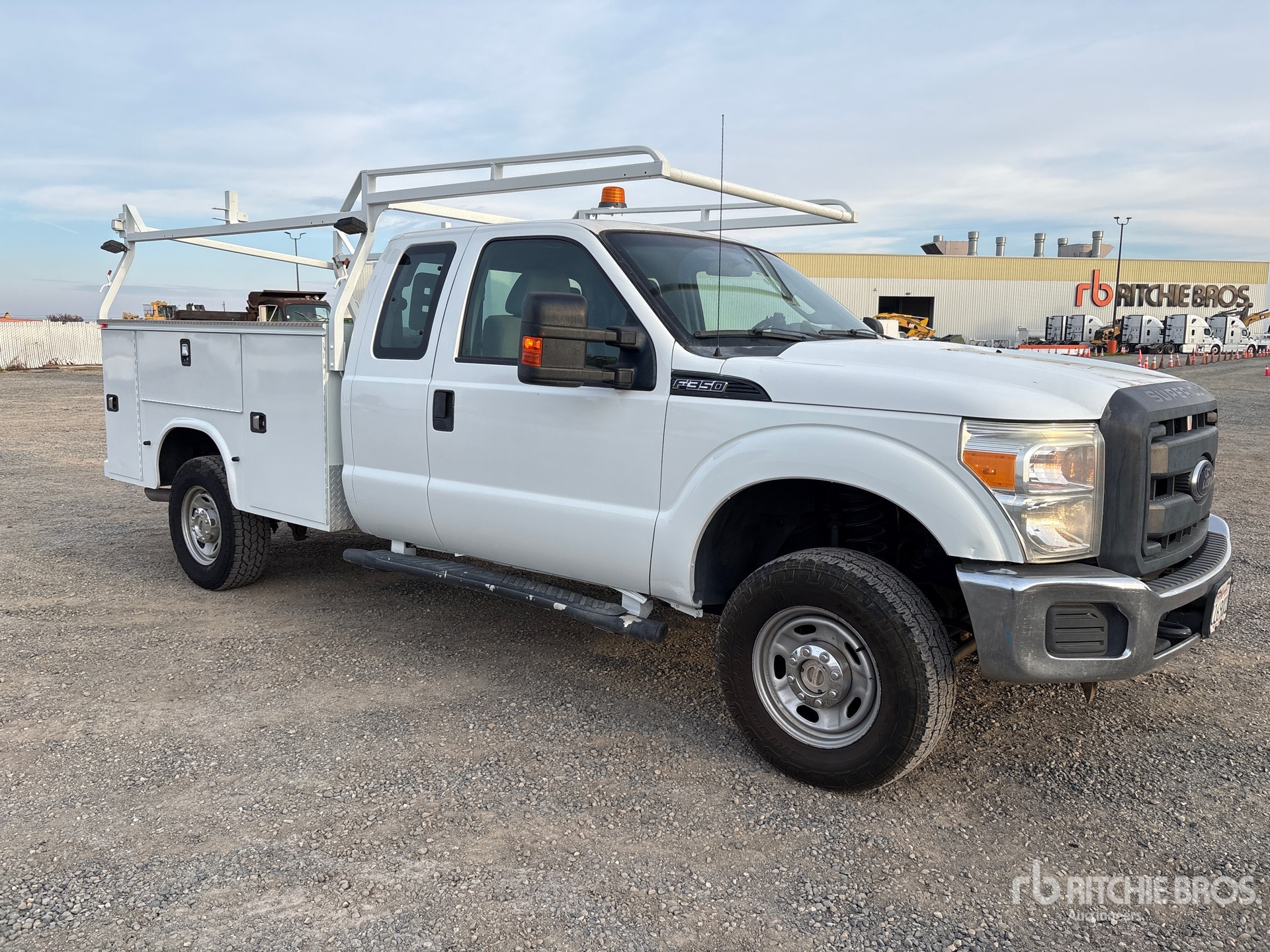 General Appearance with Bild, Ecke vorne rechts