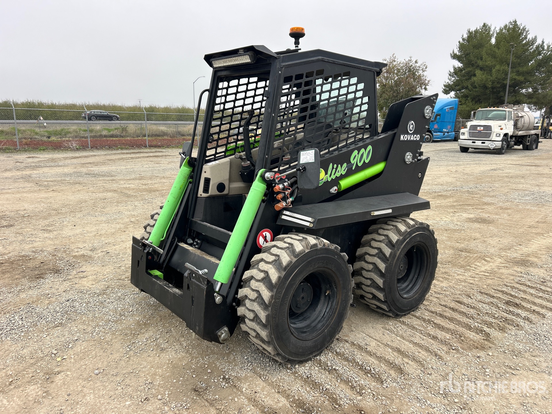 General Appearance with Image, coin avant gauche