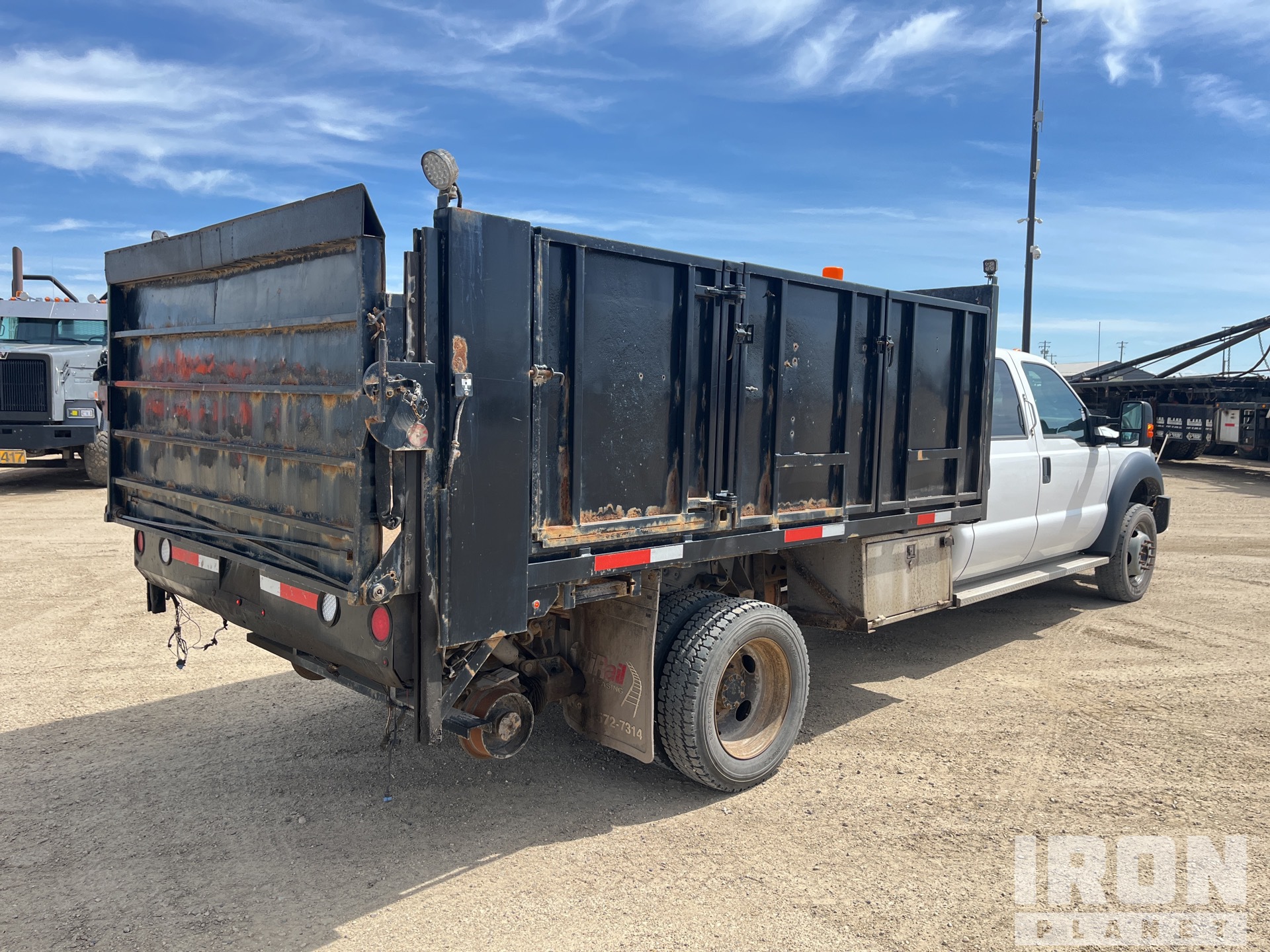 General Appearance with Bild, Ecke hinten rechts