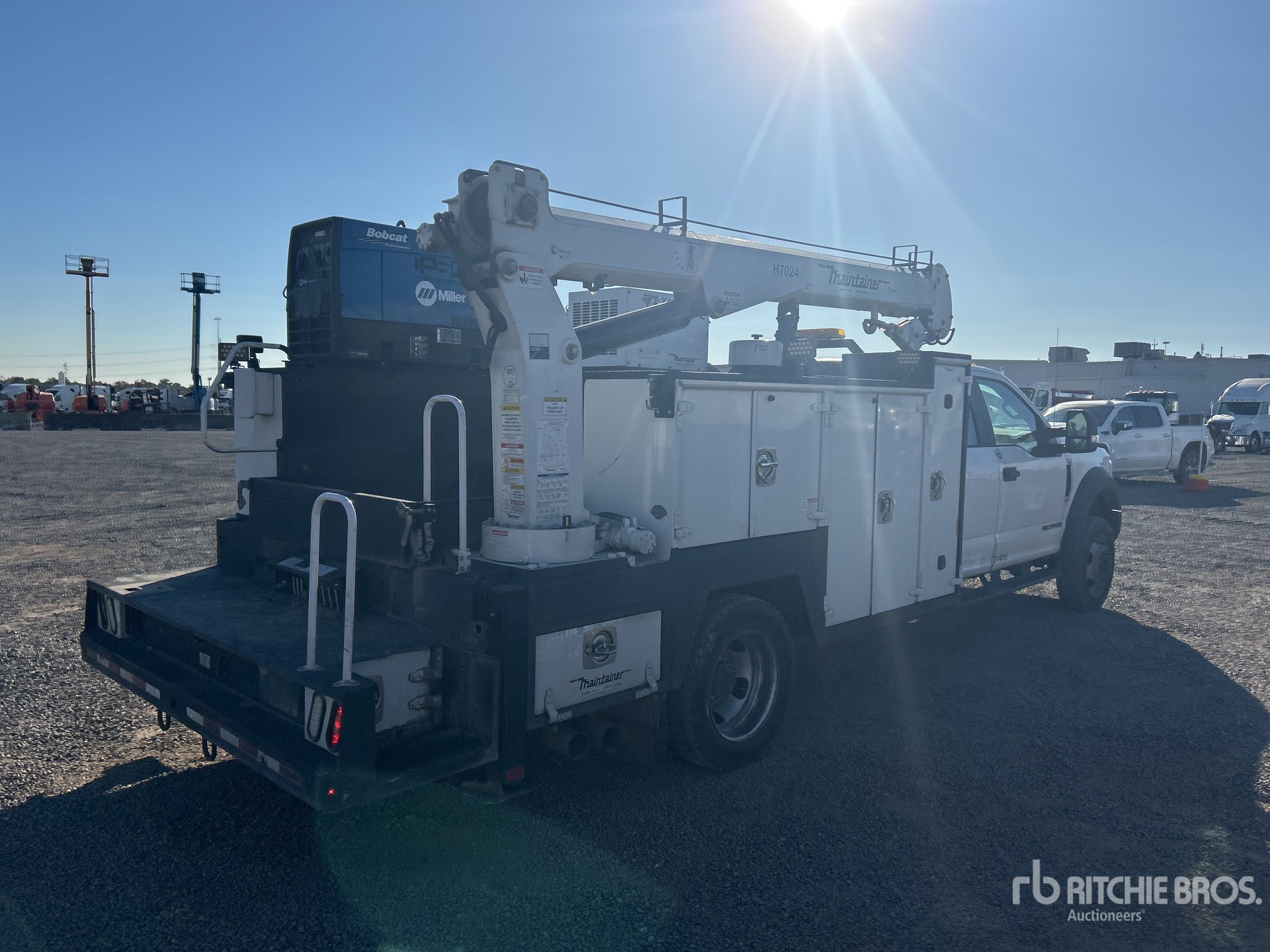 General Appearance with Picture, Right Rear Corner