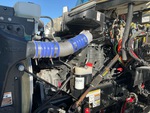 Moteur with Engine - Left Side