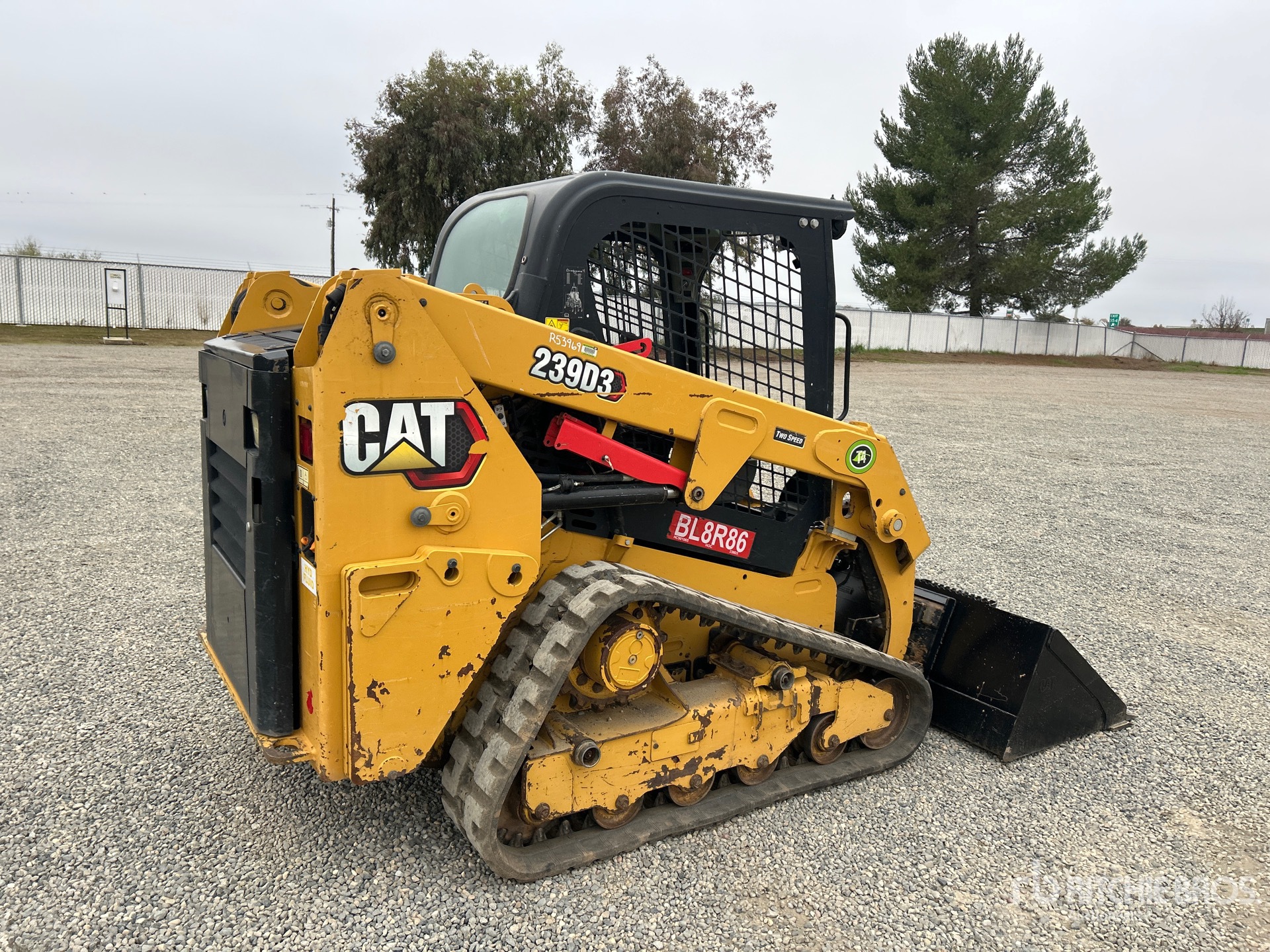 Aspect général with Image, coin arrière droit