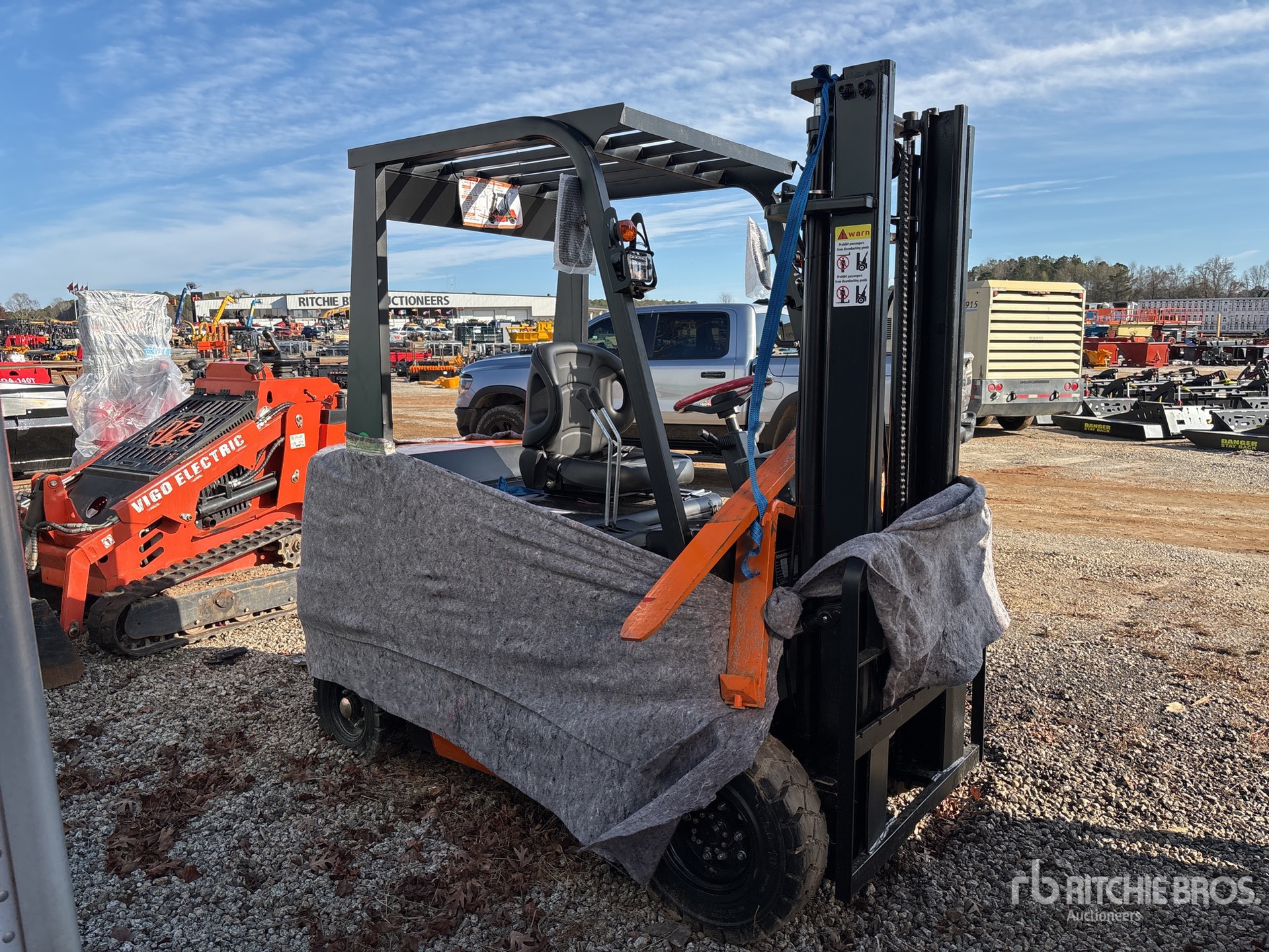 General Appearance with Picture, Right Front Corner