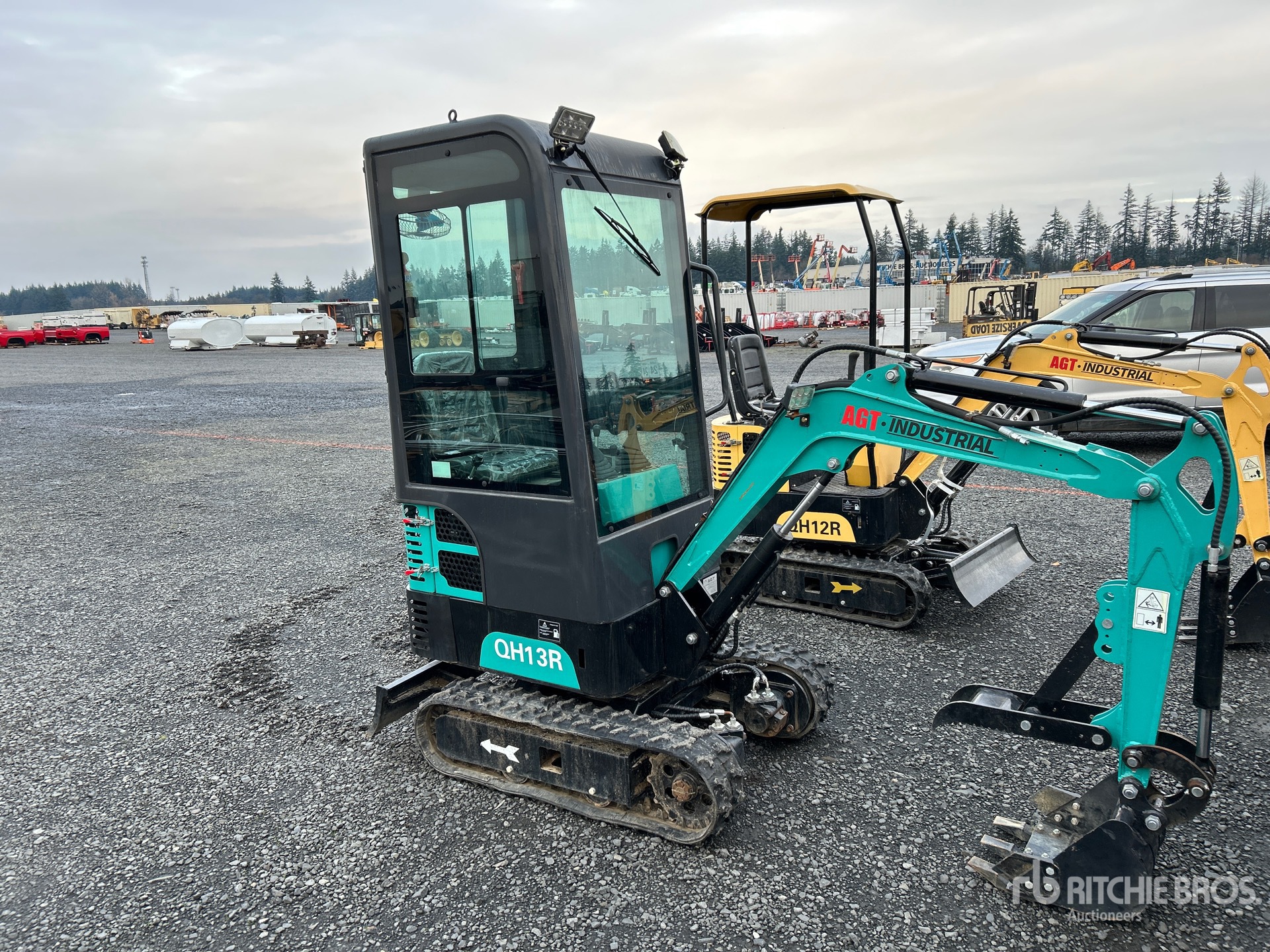 General Appearance with Picture, Right Front Corner