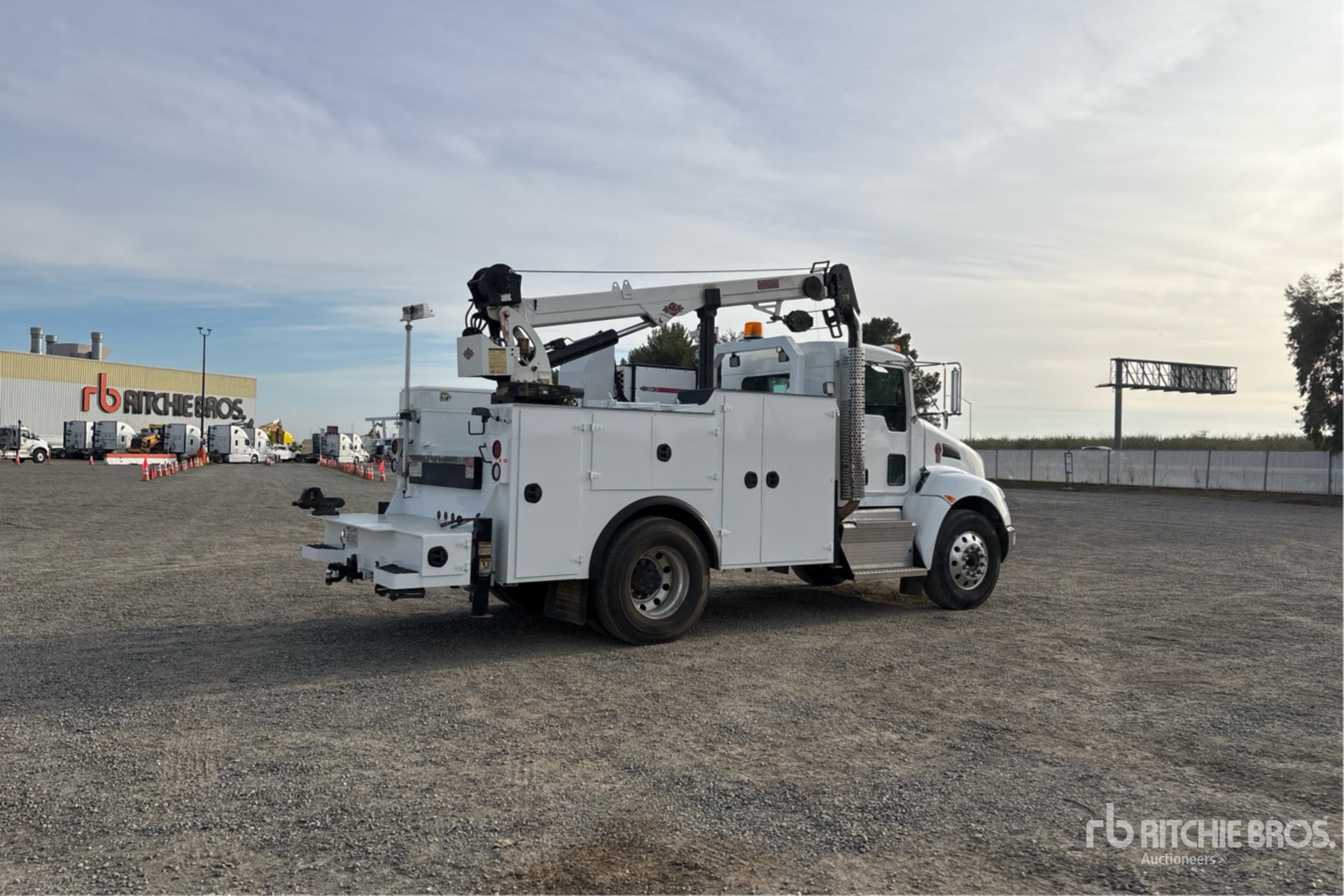 General Appearance with Picture, Right Rear Corner