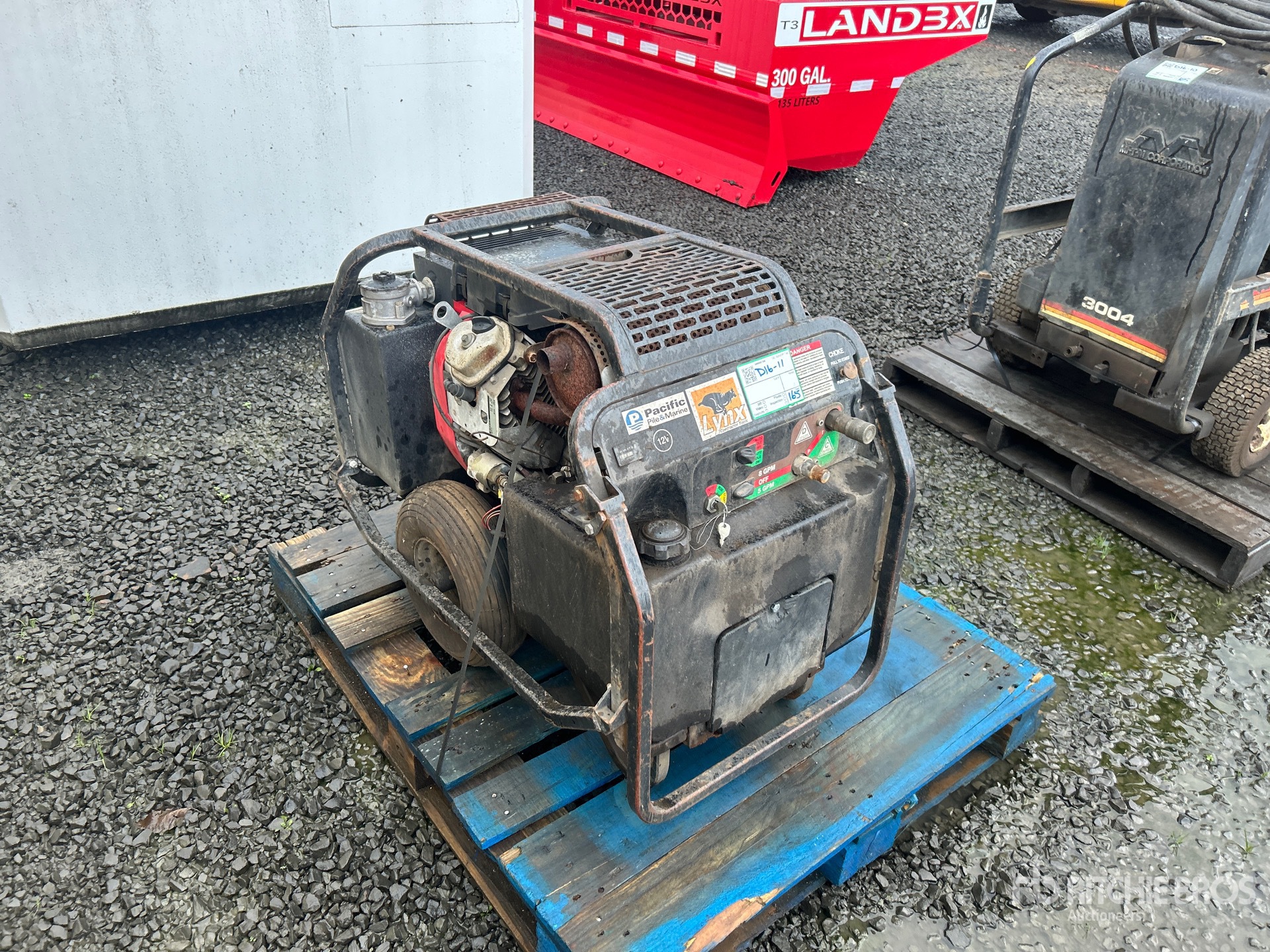 Aspect général with Image, coin arrière droit