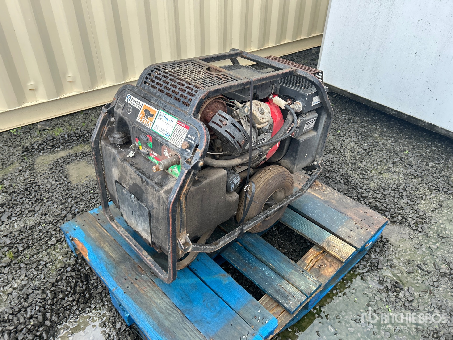 Aspect général with Image, coin avant droit