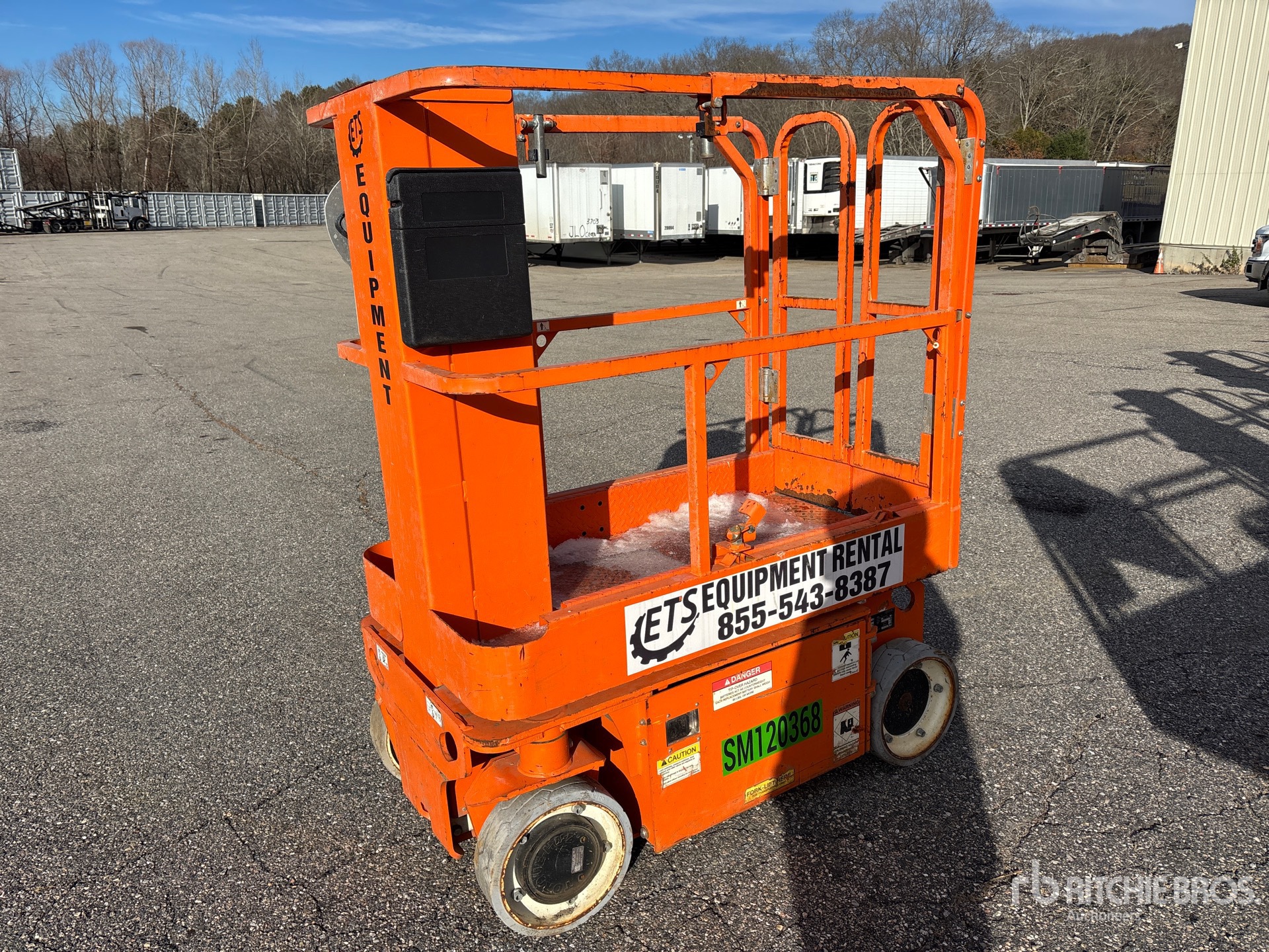 General Appearance with Picture, Left Front Corner