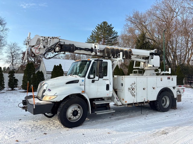 Altec DM47TR on 2012 International 4300 4x2 Digger Derrick Truck