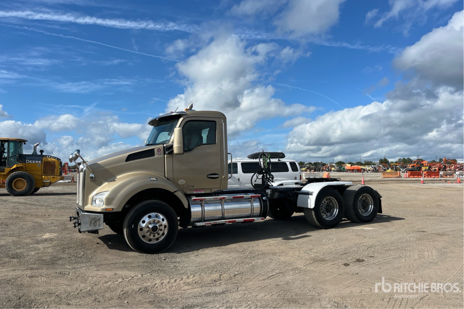 Aspect général with Image, coin avant gauche