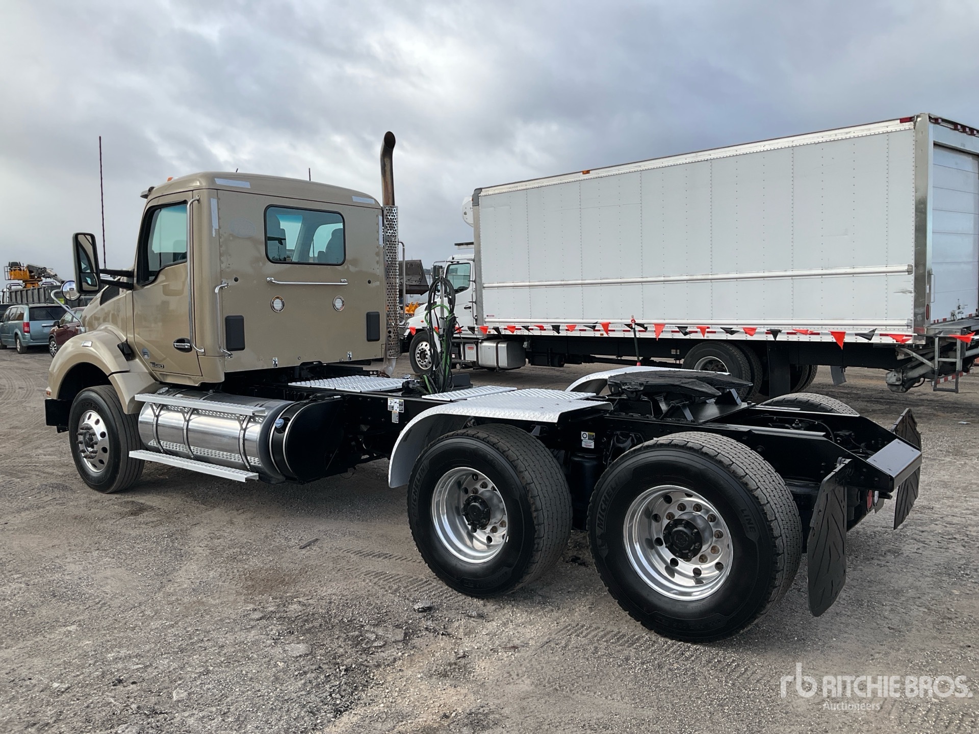 General Appearance with Imagen: esquina trasera izquierda