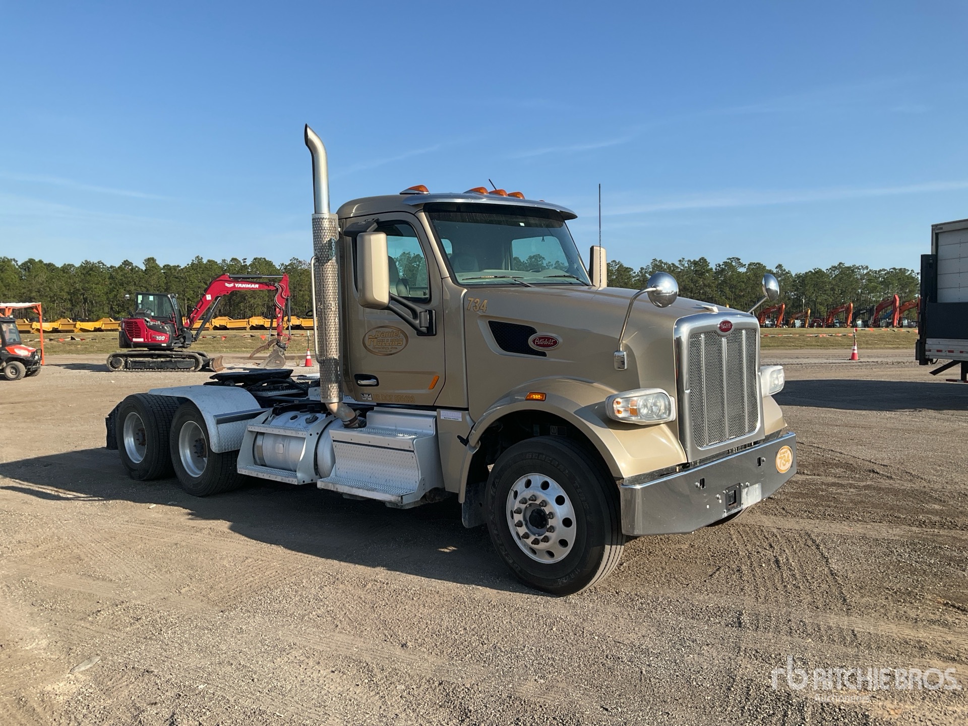 General Appearance with Foto, angolo anteriore destro