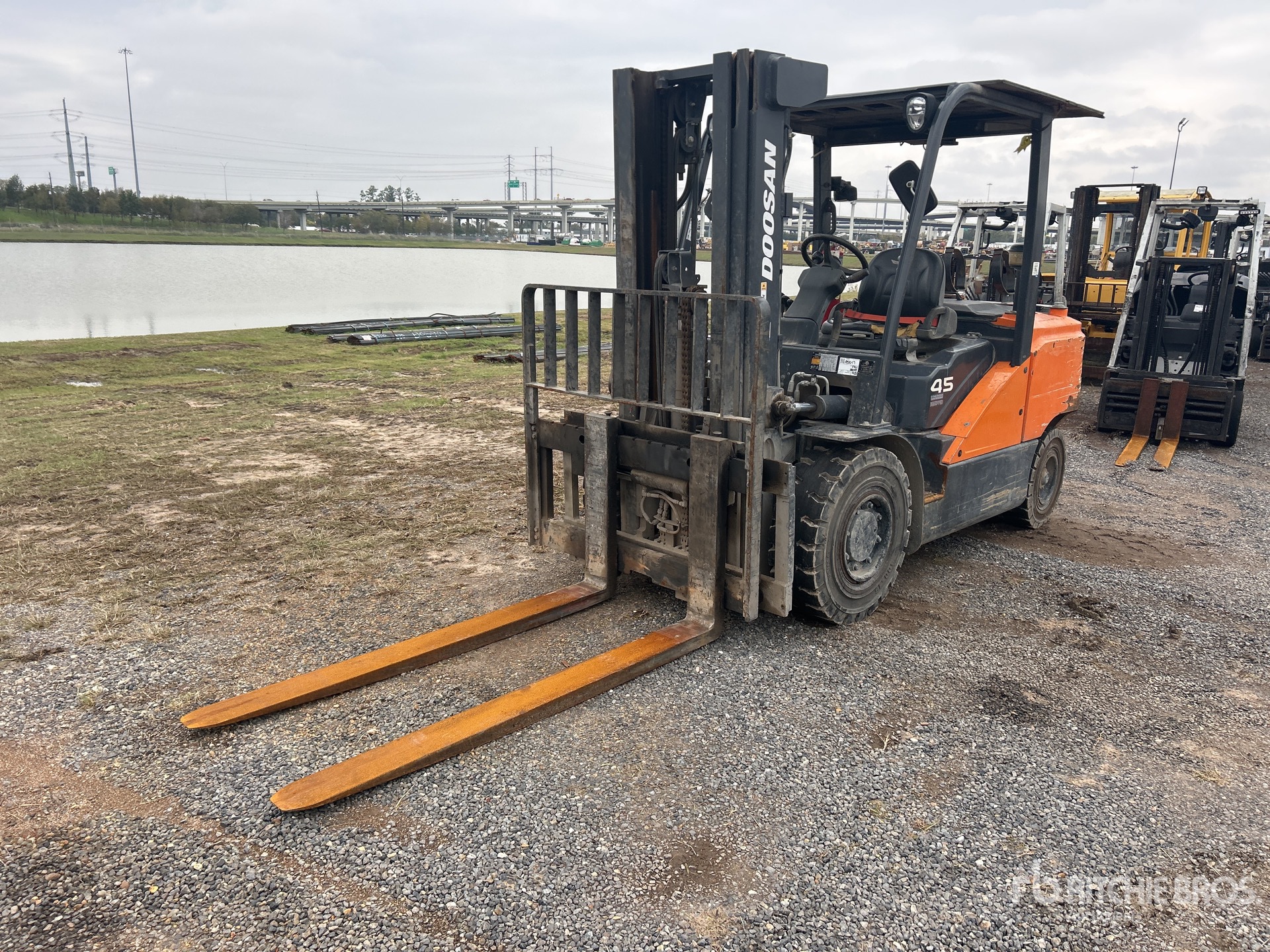 General Appearance with Picture, Left Front Corner