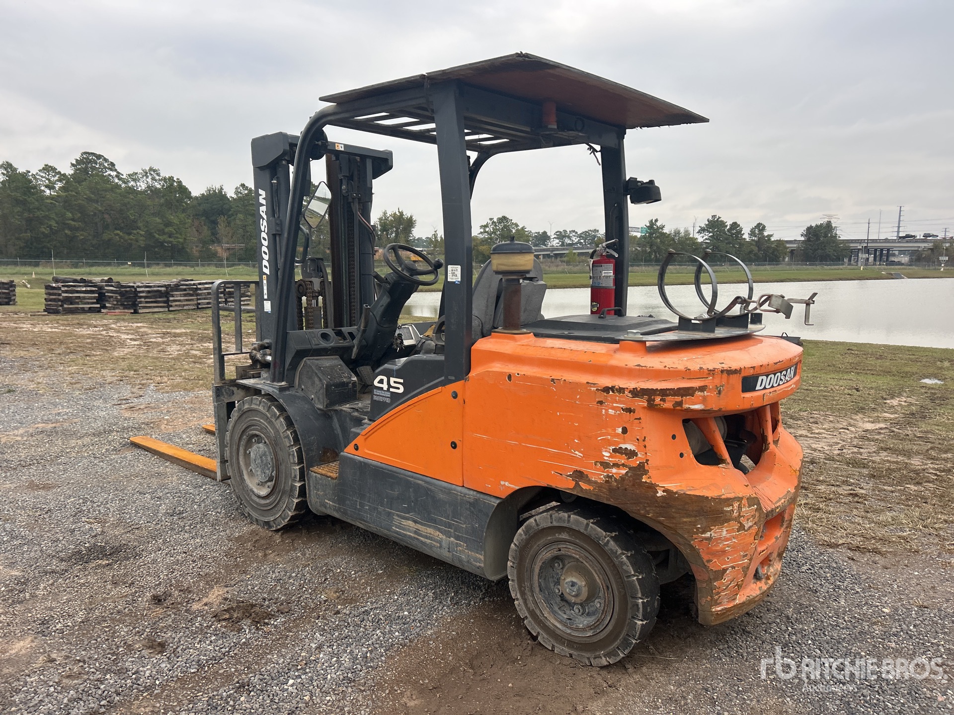 General Appearance with Picture, Left Rear Corner