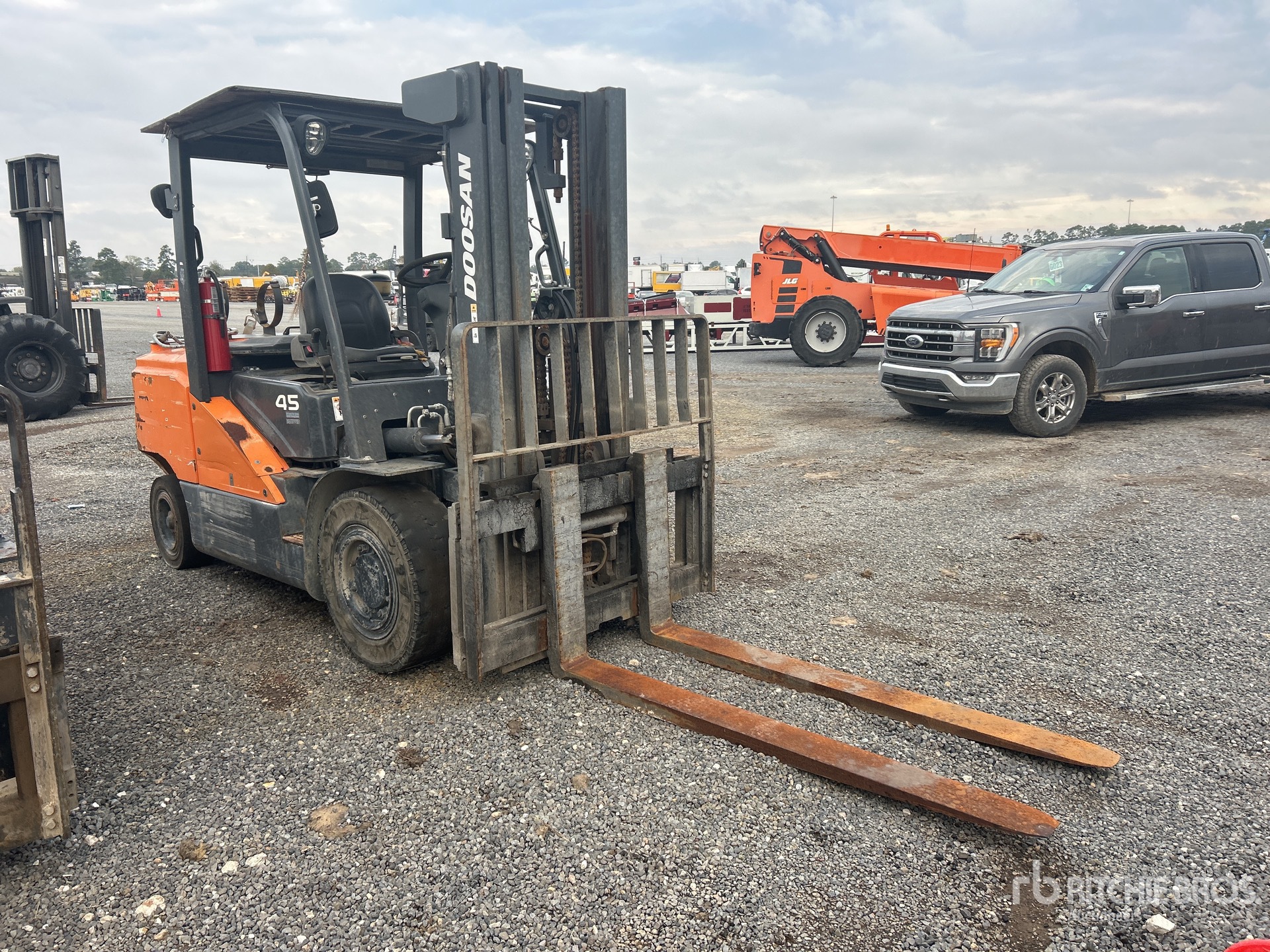 General Appearance with Picture, Right Front Corner