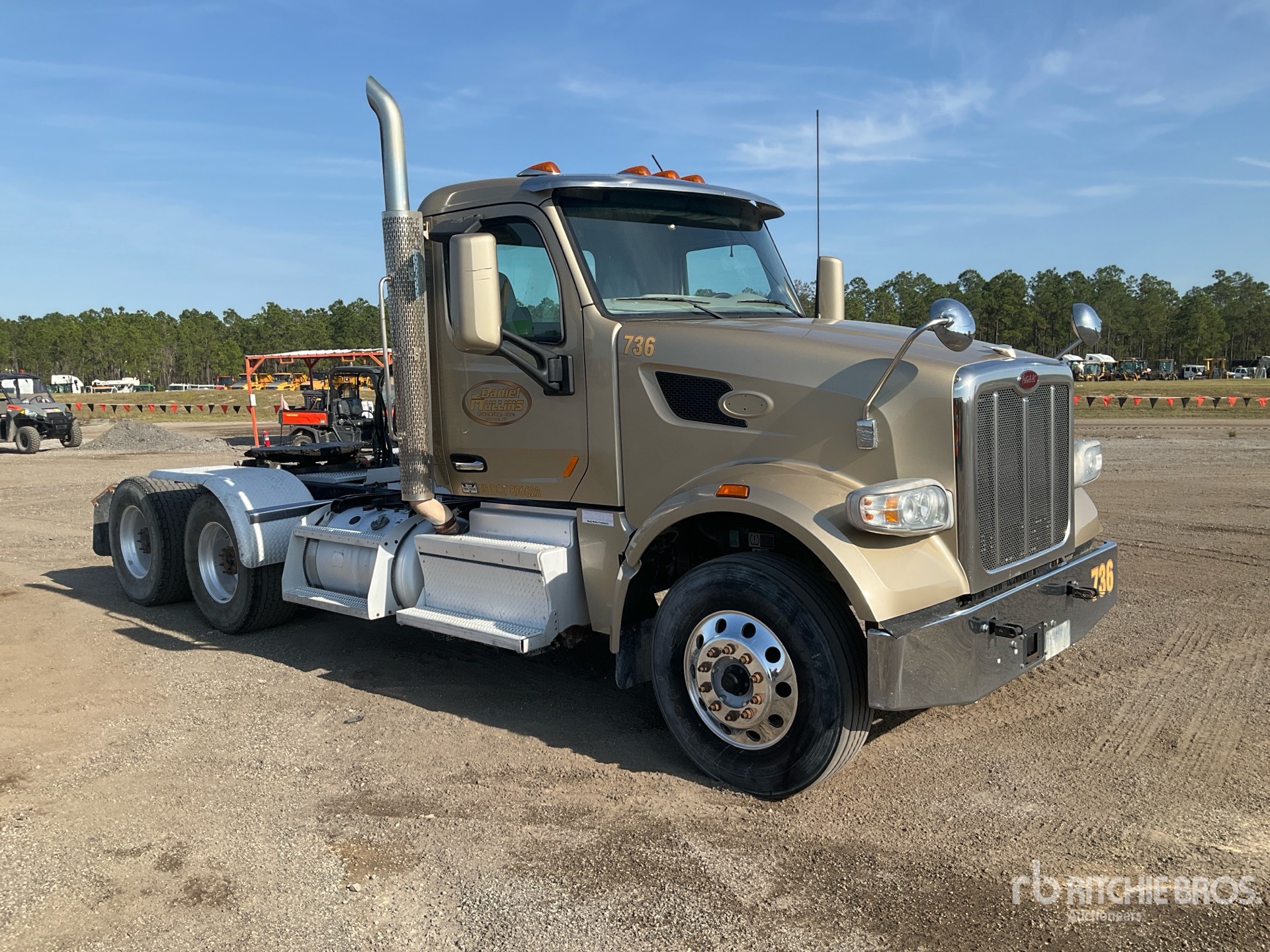 General Appearance with Foto, angolo anteriore destro