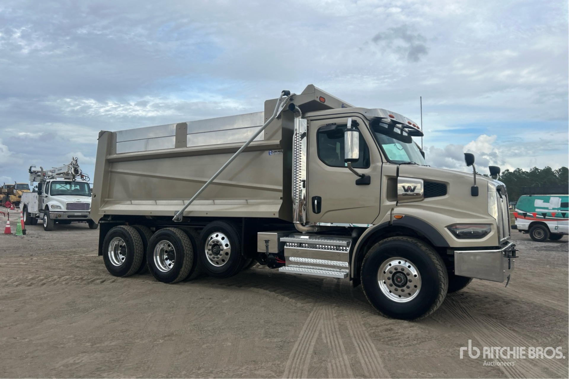 General Appearance with Picture, Right Front Corner