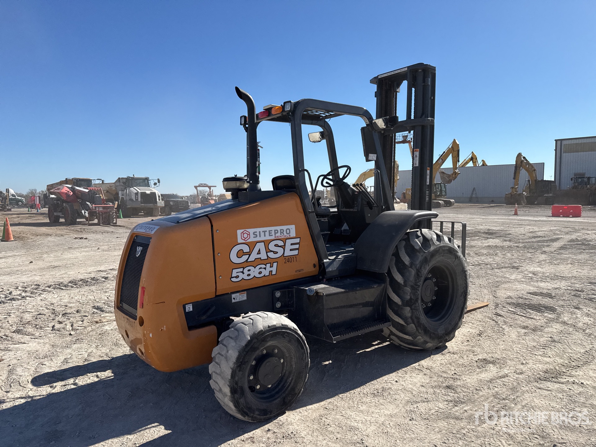 General Appearance with Foto, angolo anteriore sinistro