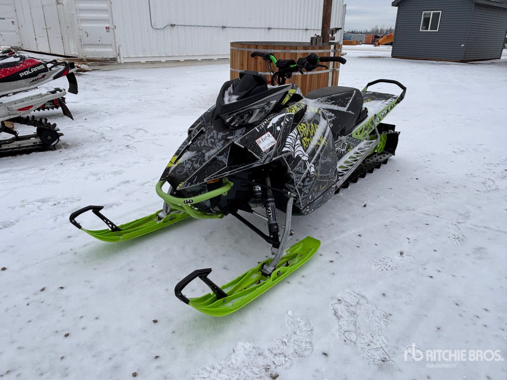 General Appearance with Image, coin avant gauche