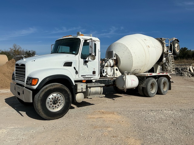 2002 Mack CV533 8x4 Mixer Truck