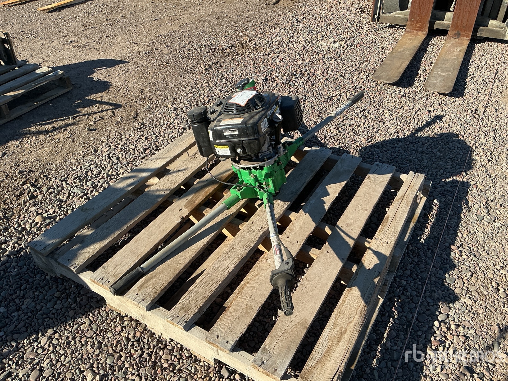 General Appearance with Image, coin avant droit