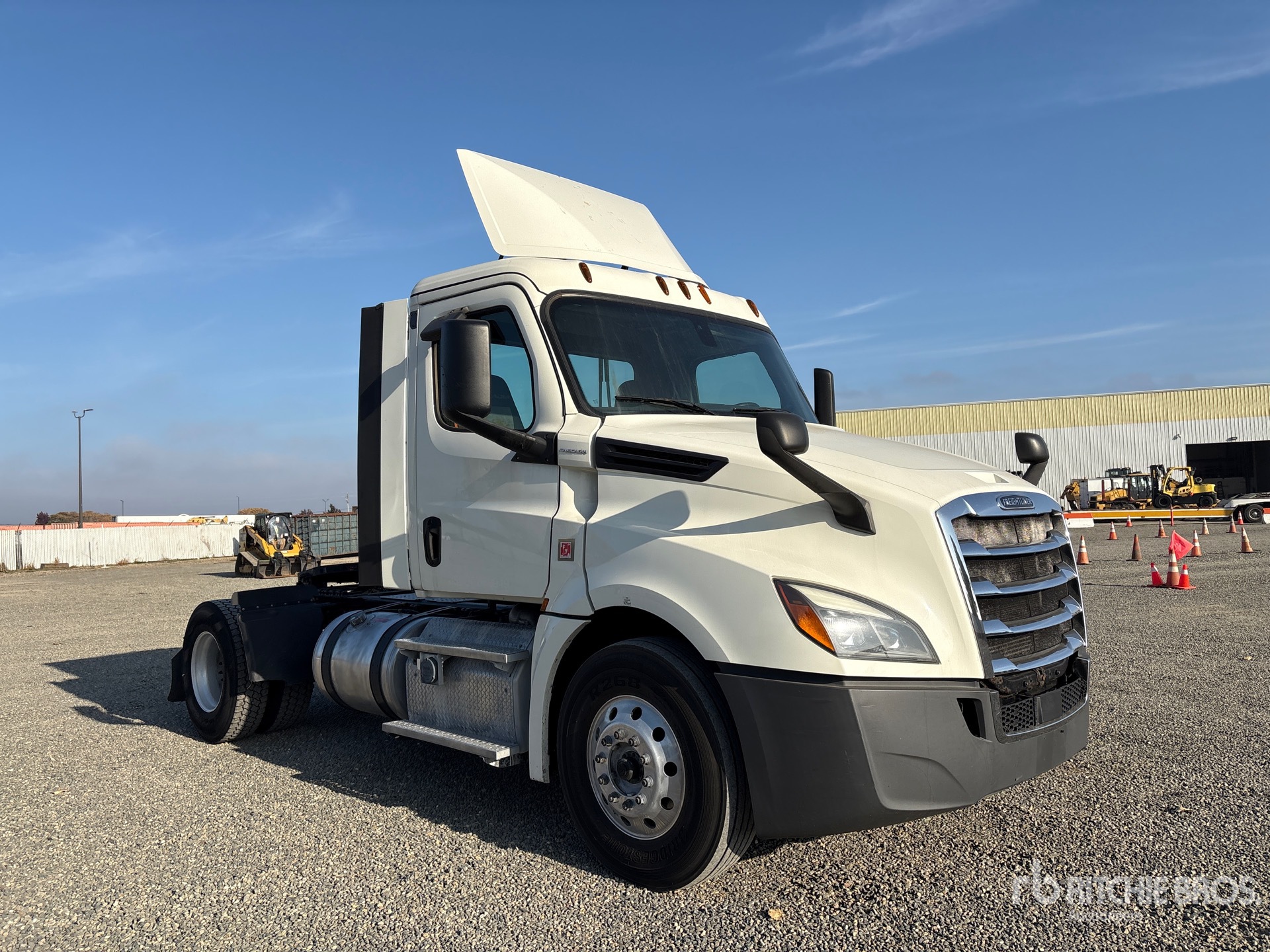 General Appearance with Foto, angolo anteriore destro