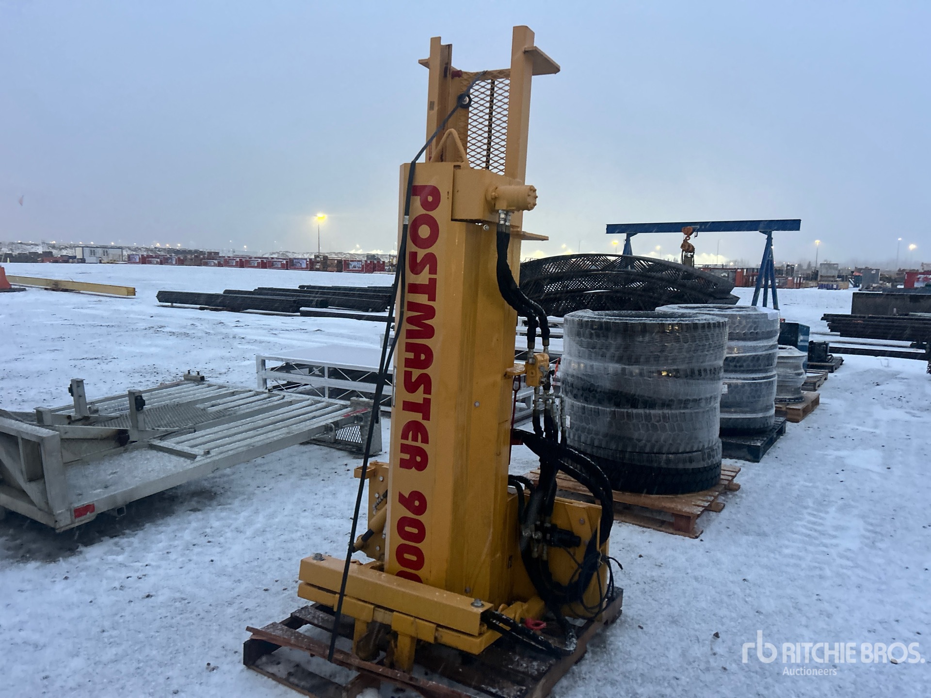 General Appearance with Bild, Ecke vorne links