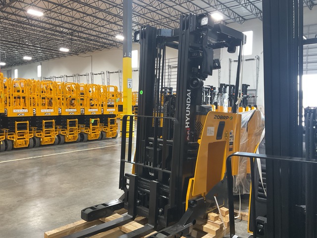 2025 Hyundai 20BRP-9 3800 lb Reach Truck (Unused)