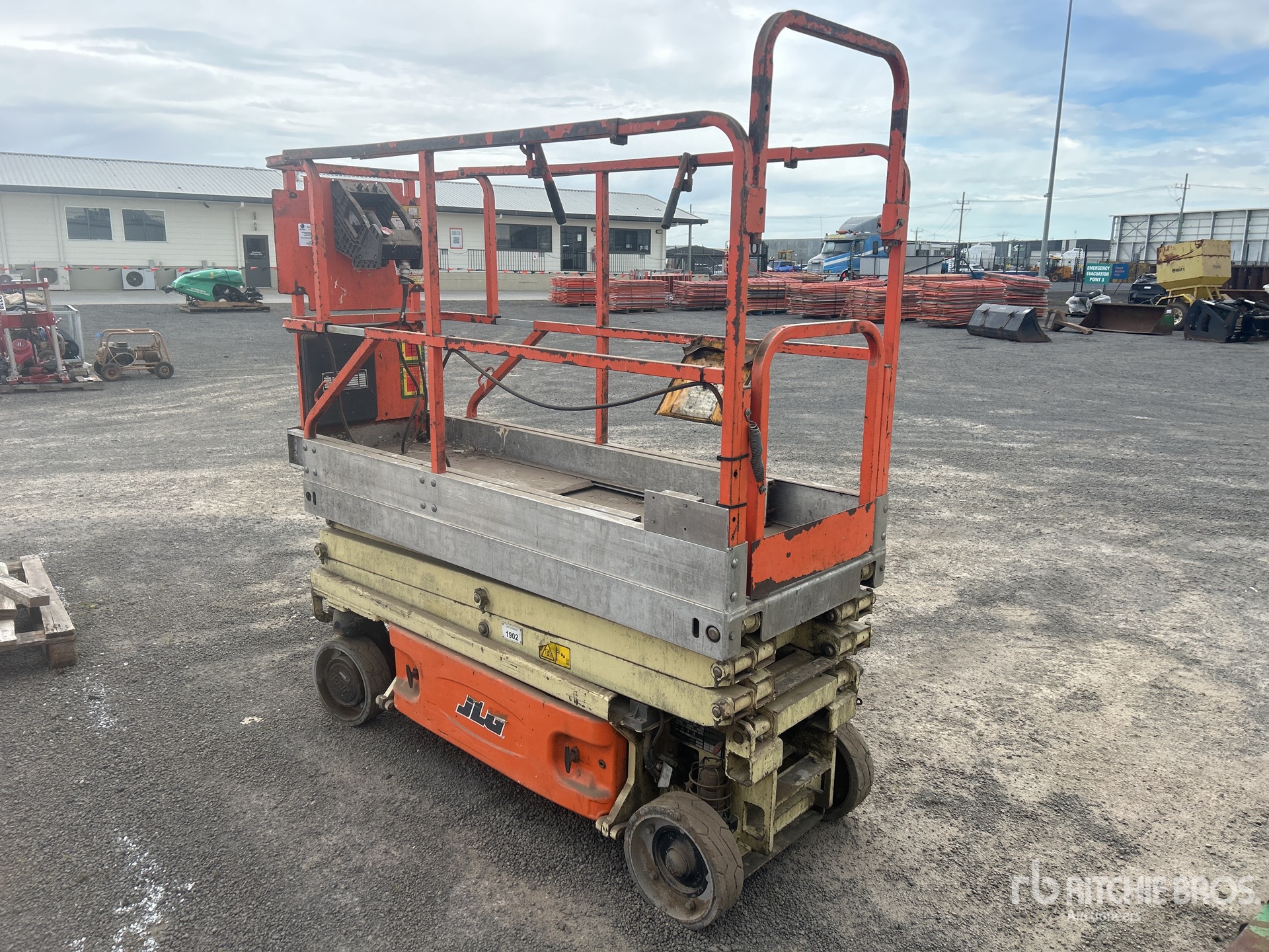 General Appearance with Picture, Left Rear Corner