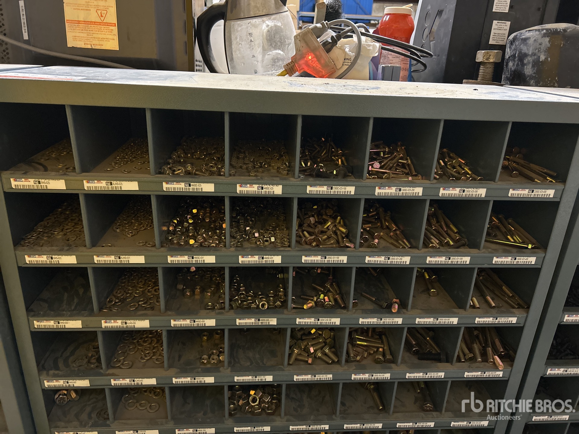 General Appearance with Foto, angolo anteriore sinistro