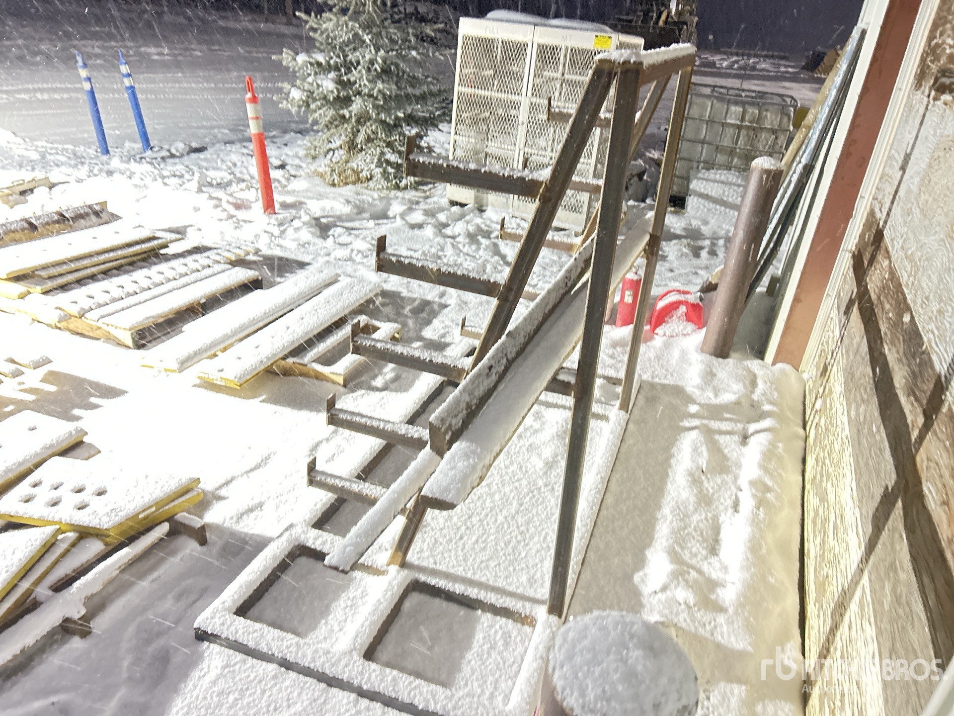 General Appearance with Zdjęcie, lewy dolny róg