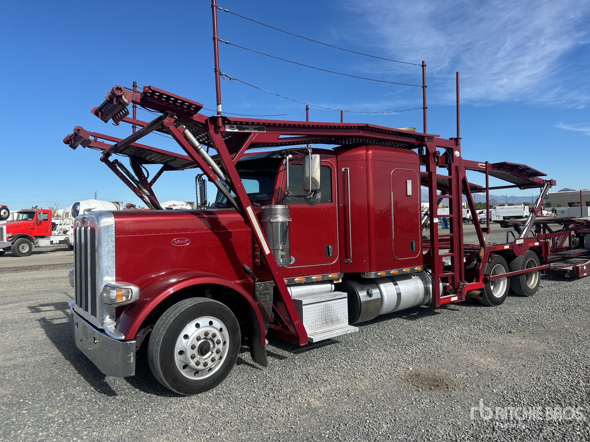 General Appearance with Bild, Ecke vorne links