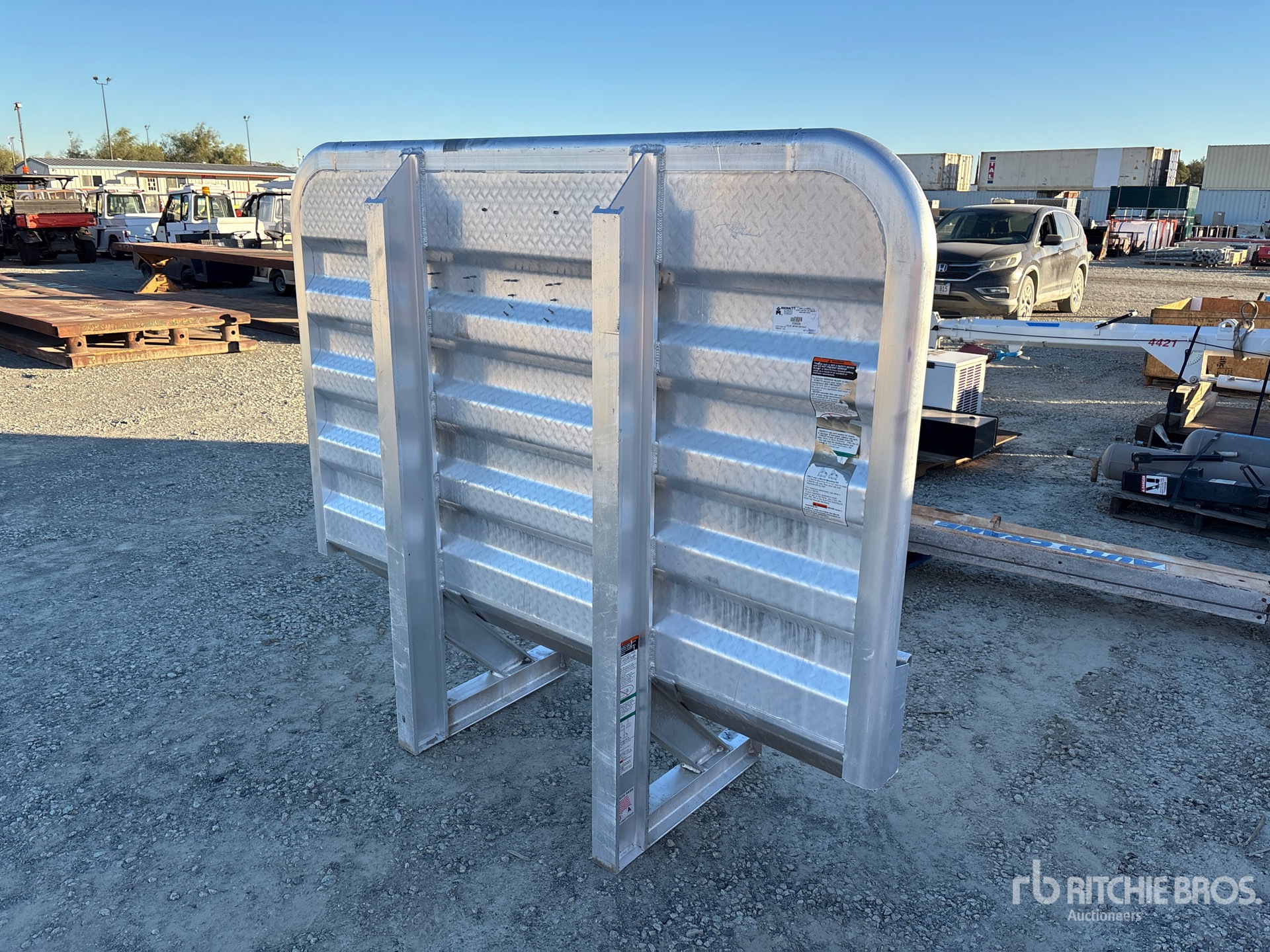 Aspect général with Image, coin arrière droit