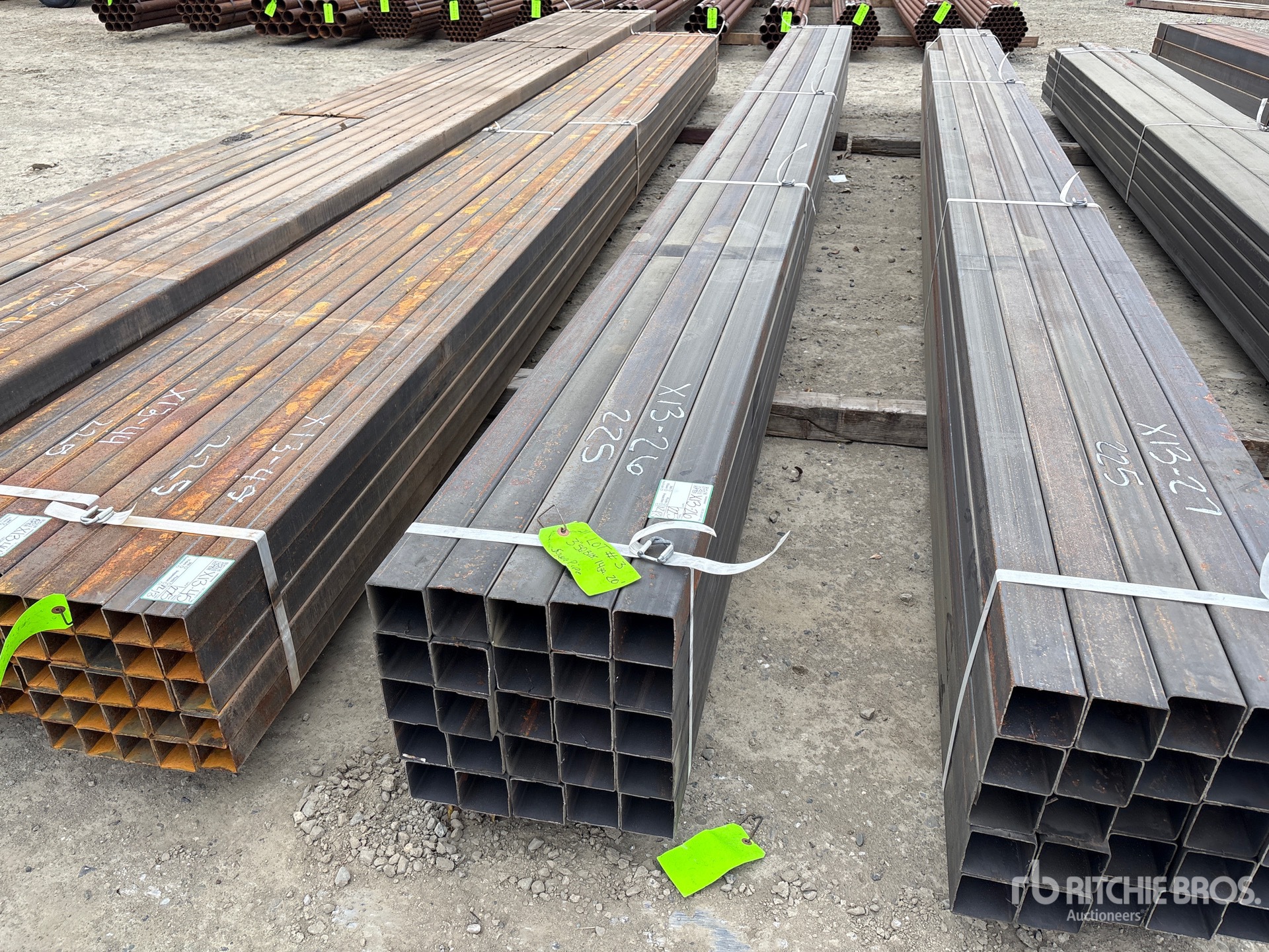 General Appearance with Bild, Ecke vorne links