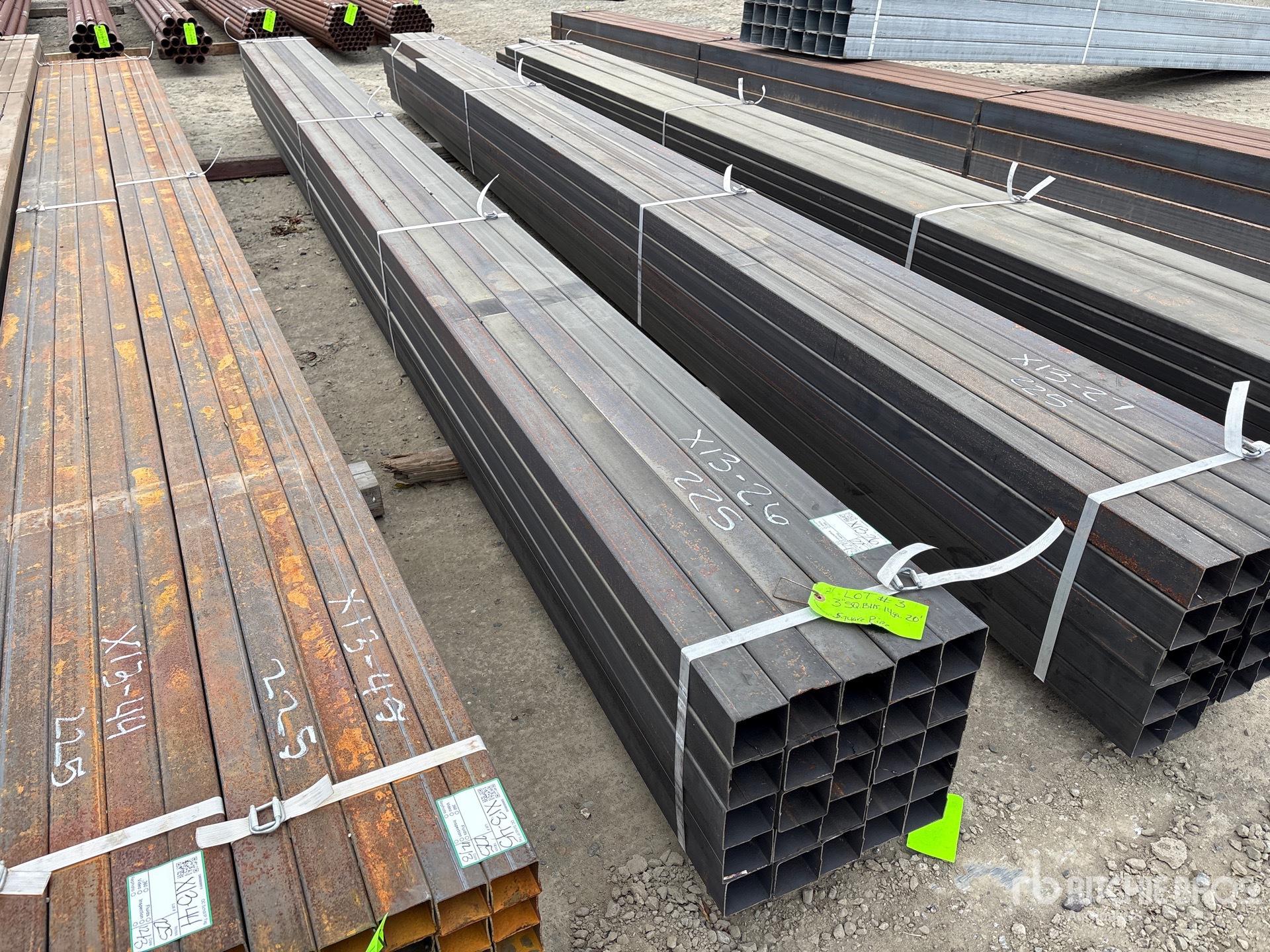 General Appearance with Bild, Ecke vorne rechts