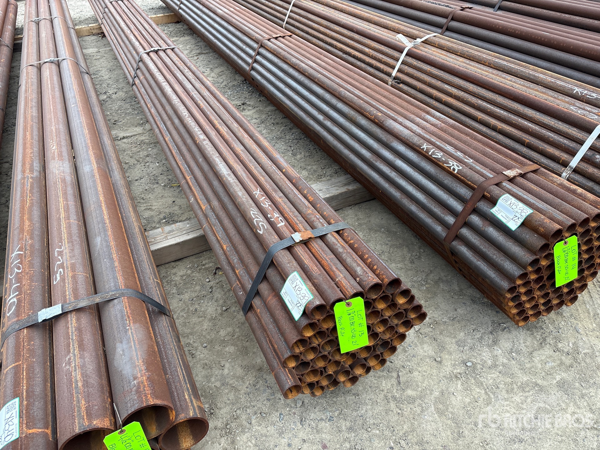 General Appearance with Bild, Ecke vorne rechts