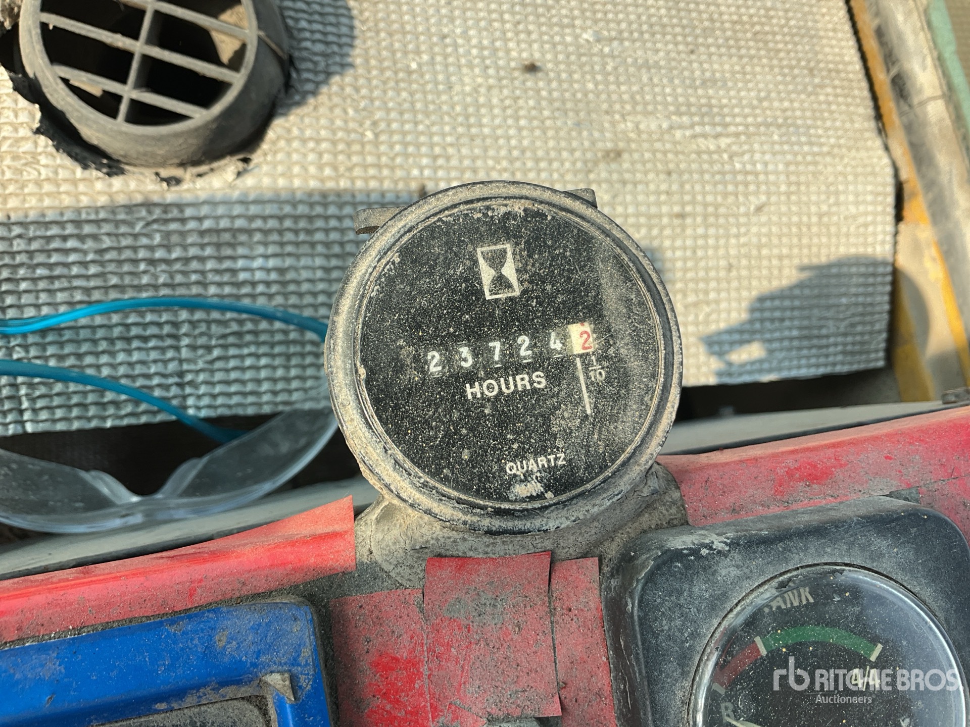 General Appearance with Hour Meter / Odometer