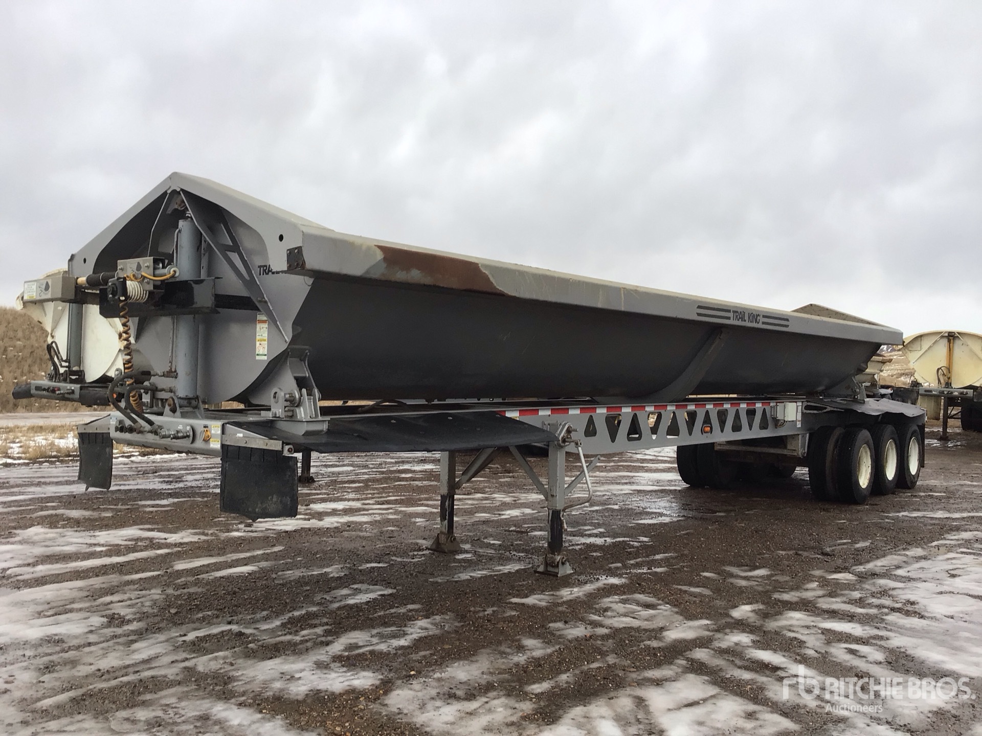 General Appearance with Foto, angolo anteriore sinistro