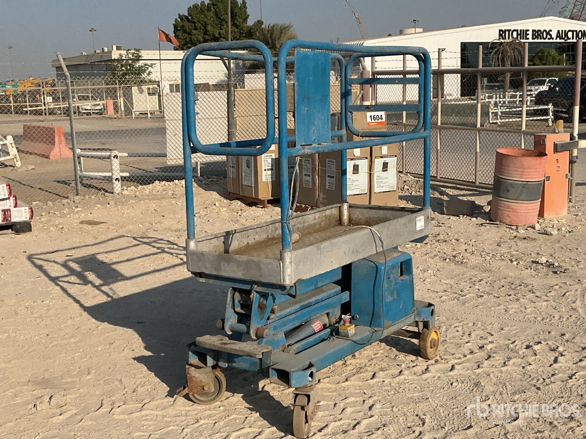 Aspect général with Image, coin avant droit