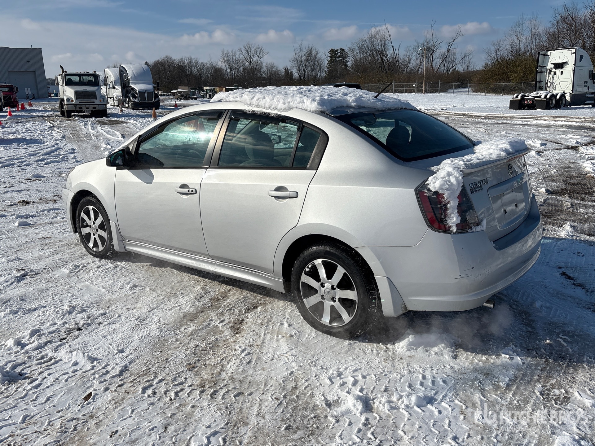 General Appearance with Foto, angolo posteriore sinistro