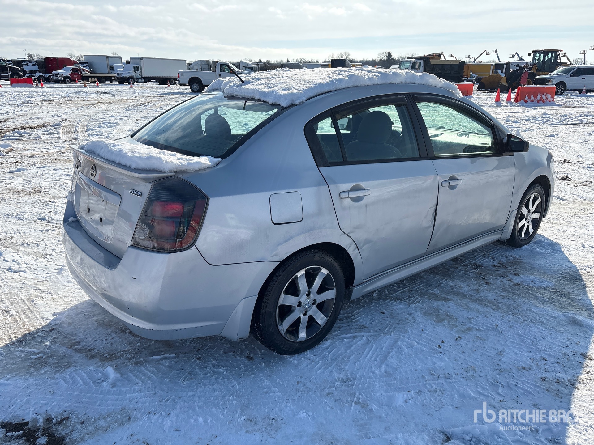 General Appearance with Foto, angolo anteriore sinistro