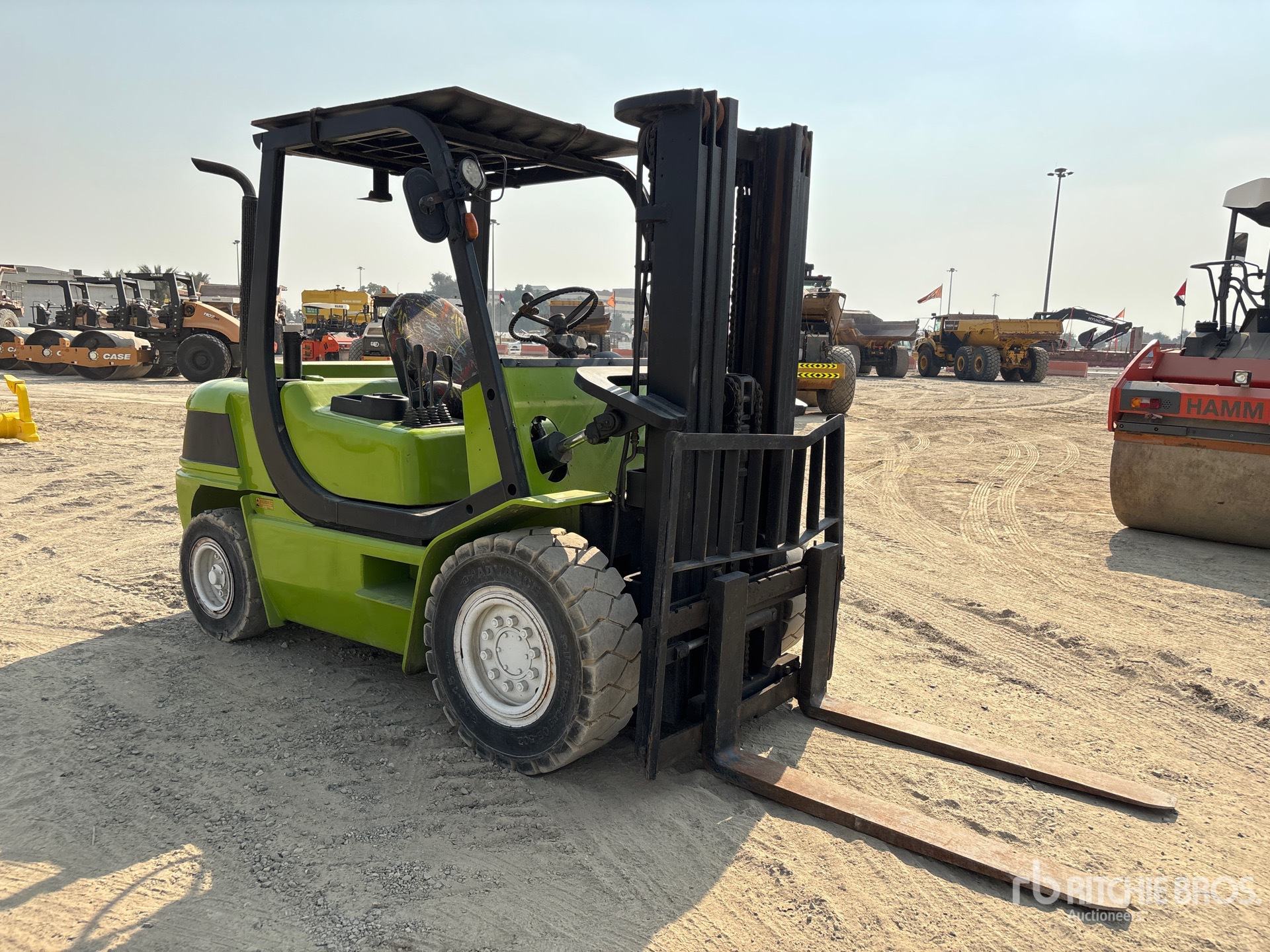 General Appearance with Picture, Right Front Corner