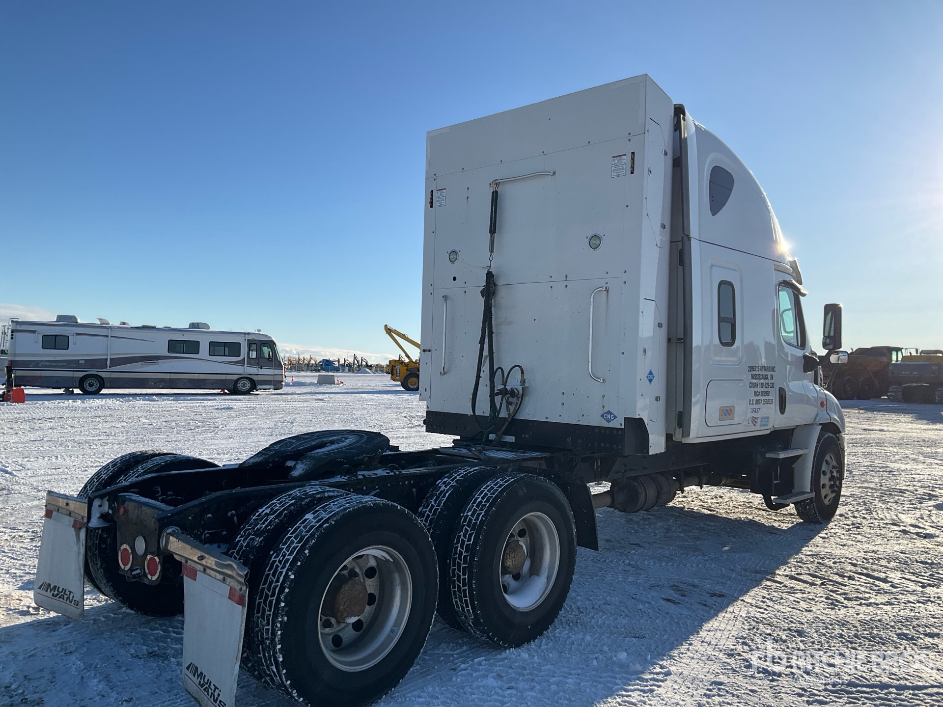 General Appearance with Foto, angolo anteriore sinistro