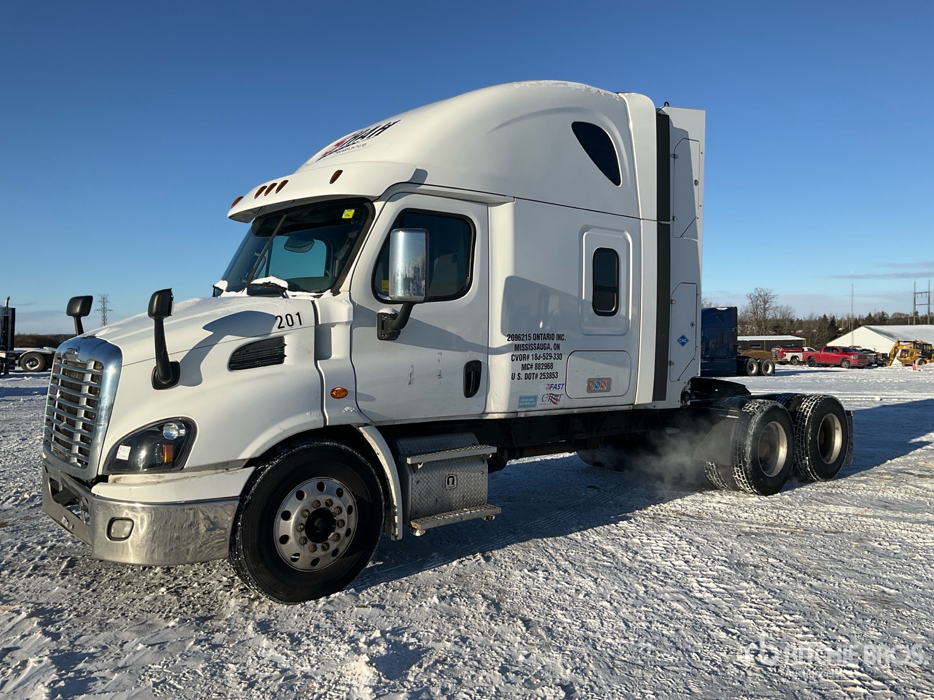 General Appearance with Foto, angolo anteriore sinistro