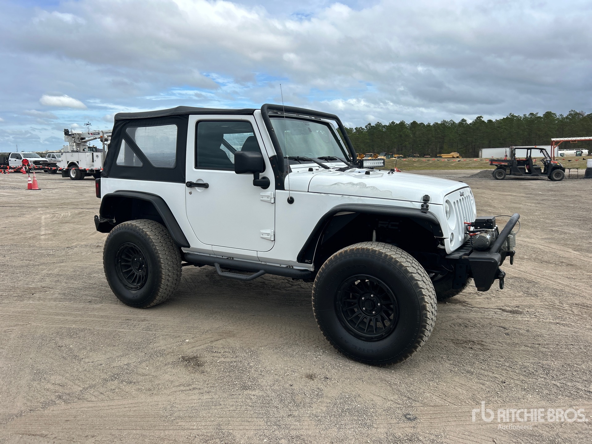 General Appearance with Bild, Ecke vorne rechts