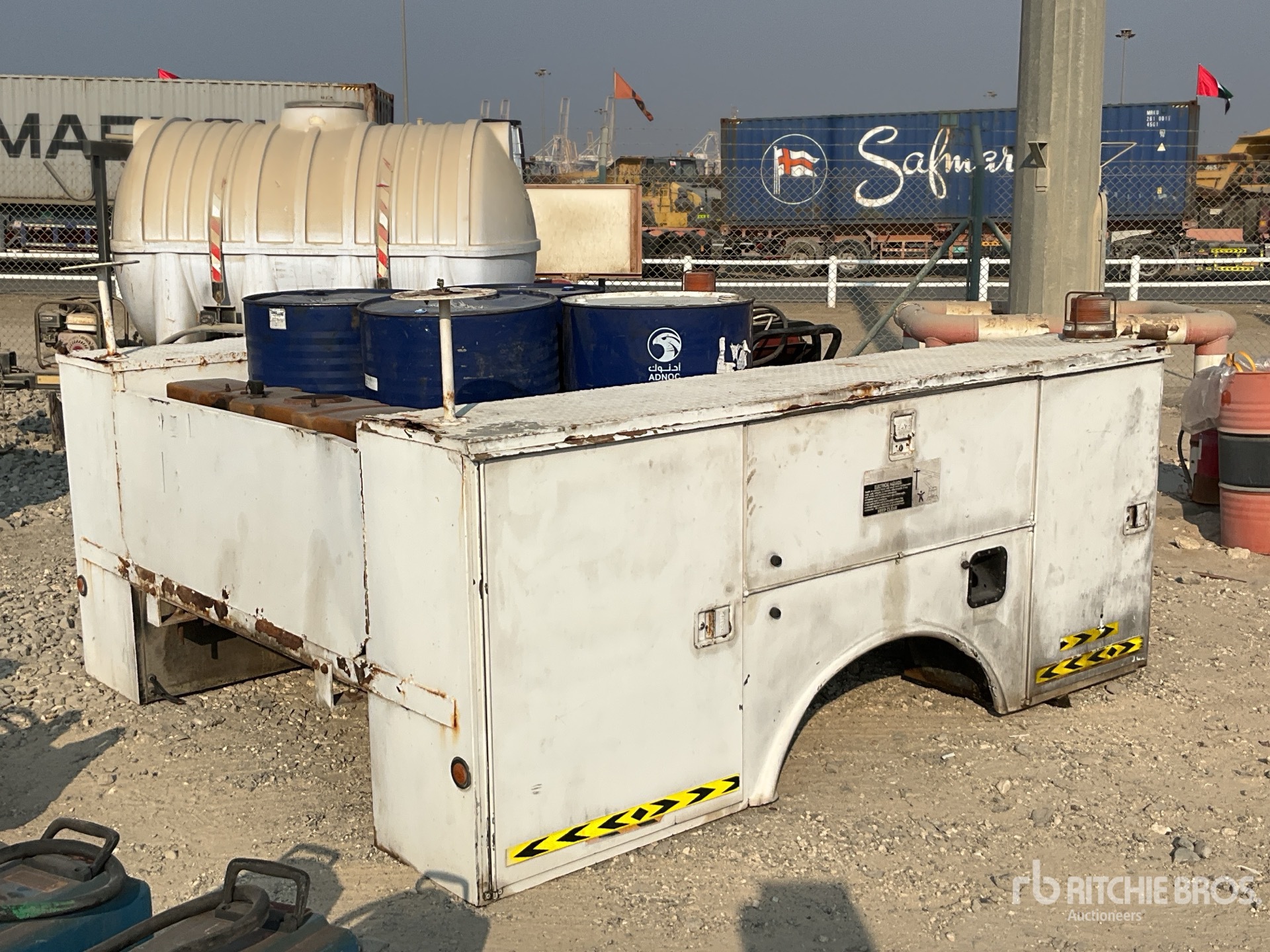 General Appearance with Bild, Ecke hinten rechts