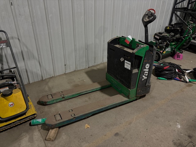 2017 Yale MPB045VGN24T2646 4510 lb Electric Pallet Jack (Inoperable)