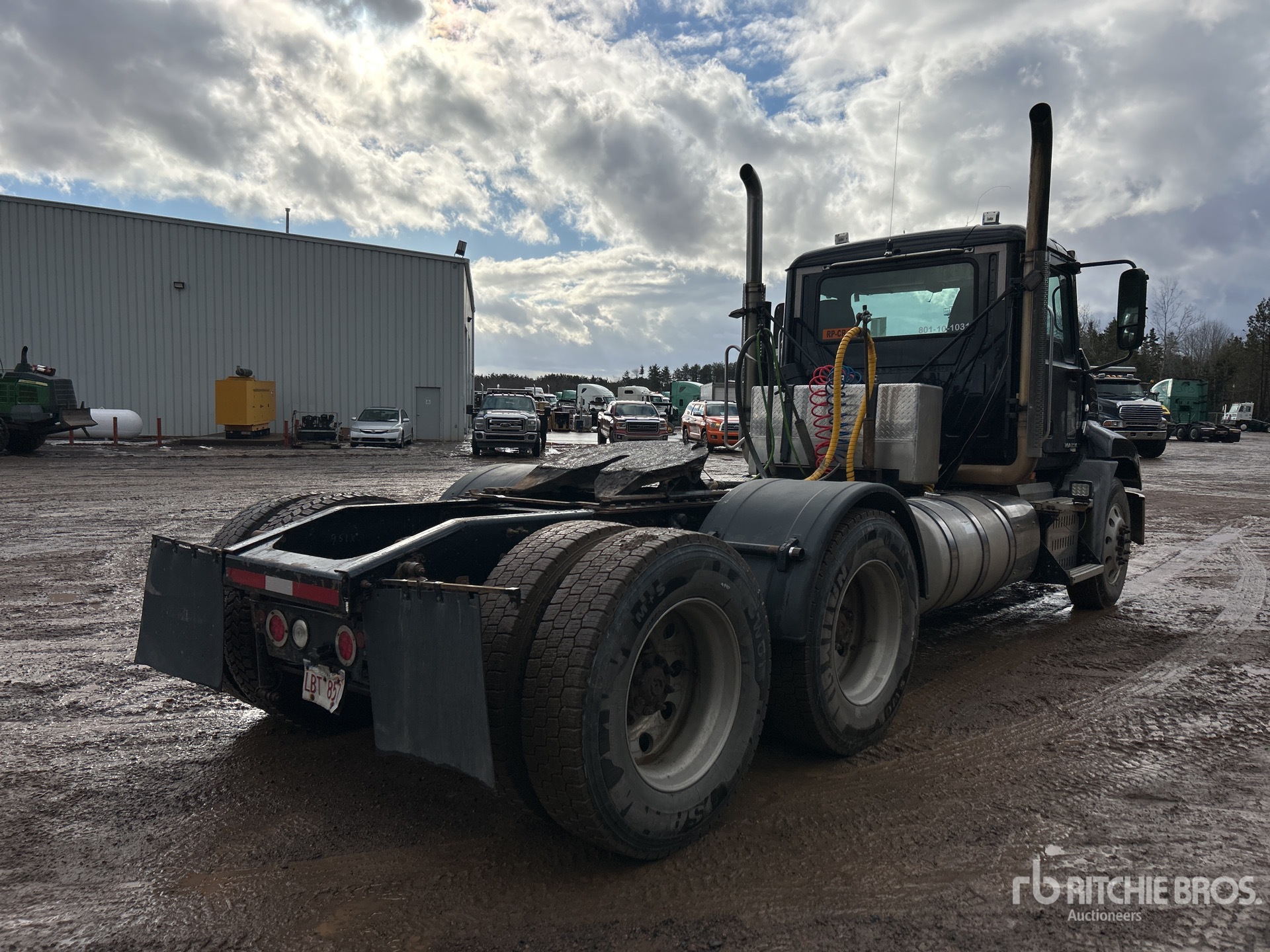 General Appearance with Imagen: esquina trasera derecha