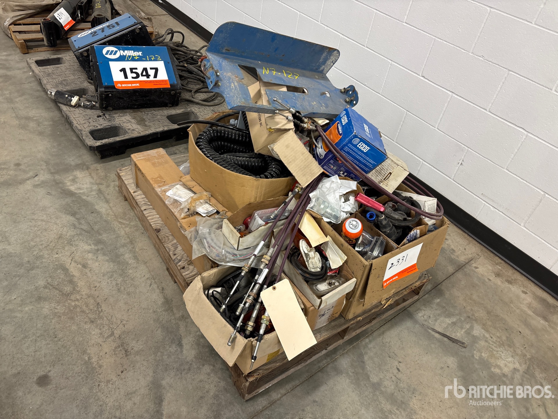 Aspect général with Image, coin avant droit